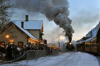 Polar Express arrives at the place Durango Polar Express gets to the section Durango