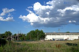 The old racetrack at Lakeside, view from road.