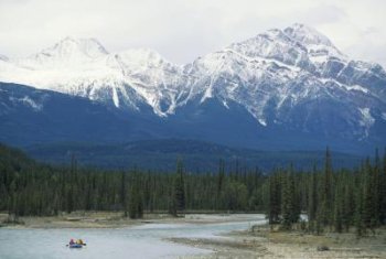 The Rocky Mountains dominate the western side of united states.