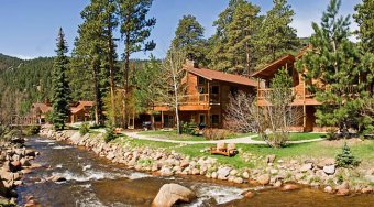 Woodlands at Fall River cabins in Estes Park, CO